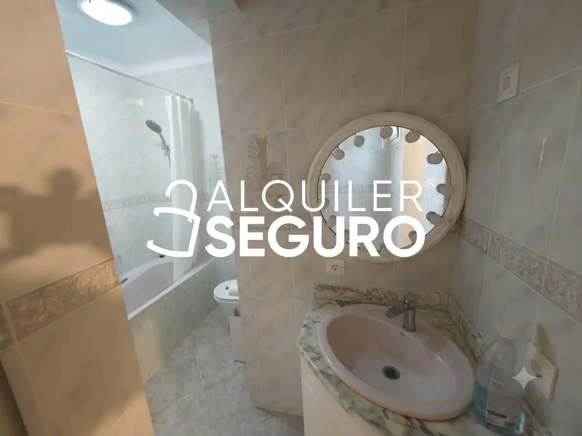 Bathroom of Flat for rent in  Palma de Mallorca  with Furnished
