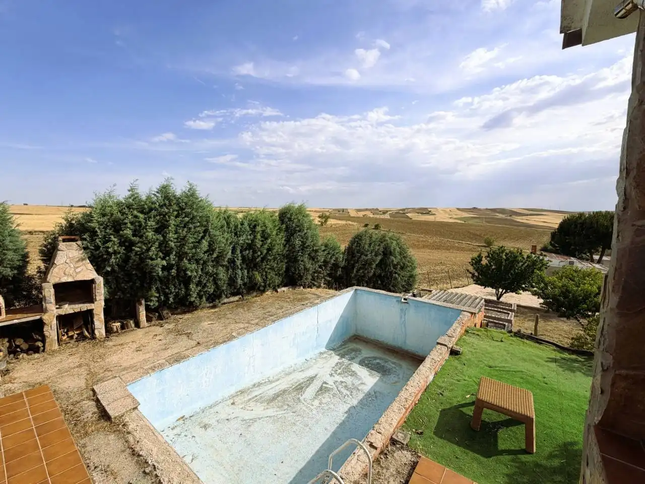 Piscina de Casa o xalet en venda en Cedillo del Condado amb Aire condicionat, Calefacció i Jardí privat