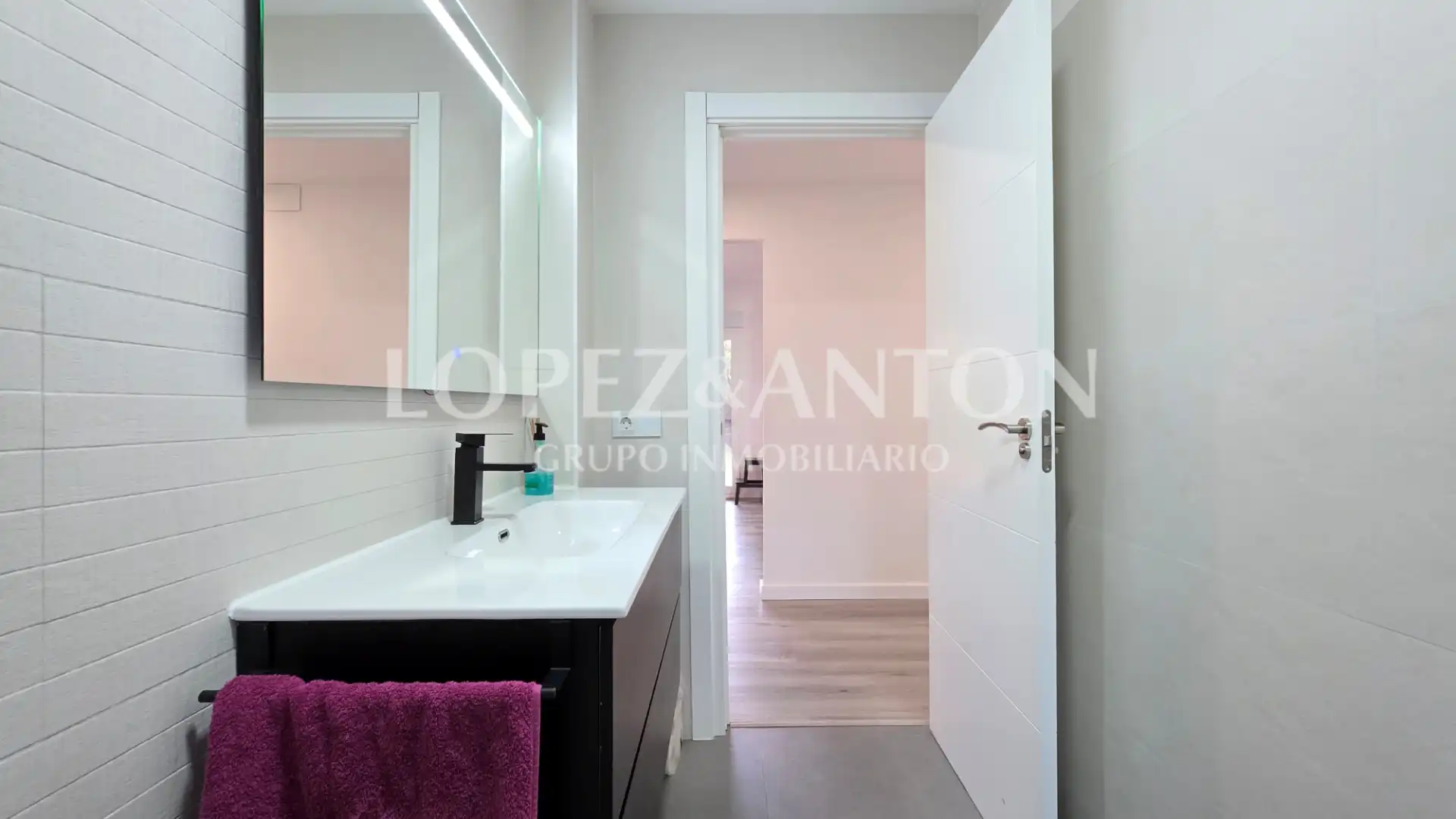 Badezimmer von Haus oder Chalet zum Verkauf in L'Eliana mit Klimaanlage, Heizung und Privatgarten
