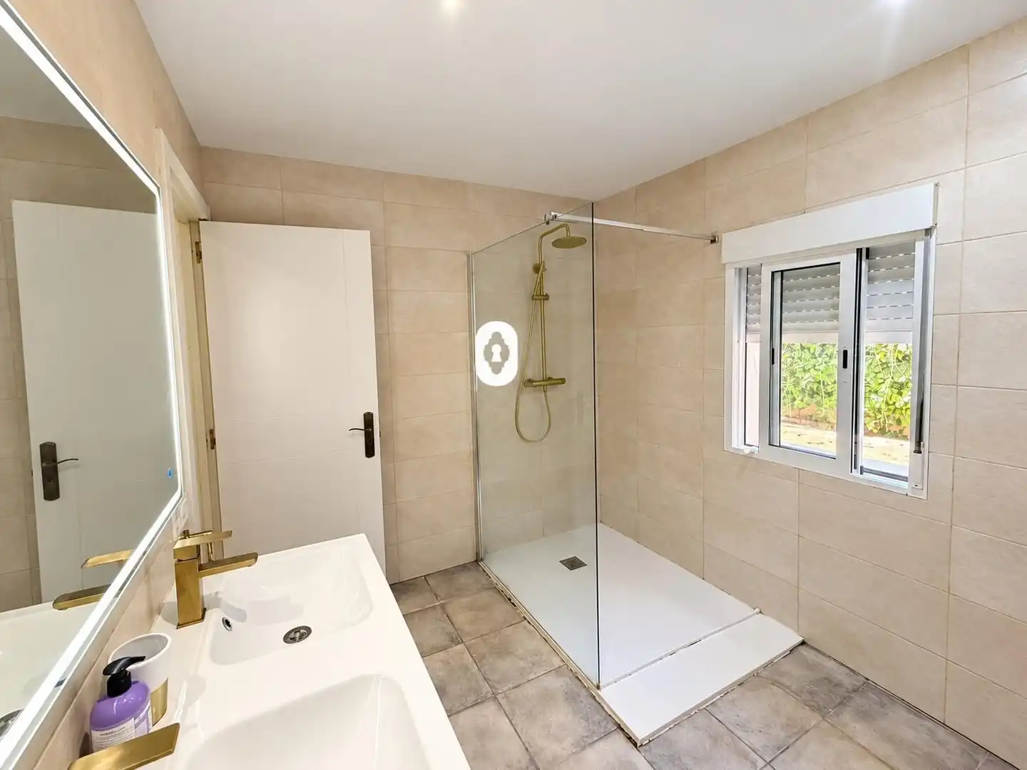 Baño de Finca rústica en venta en Zona Periurbana