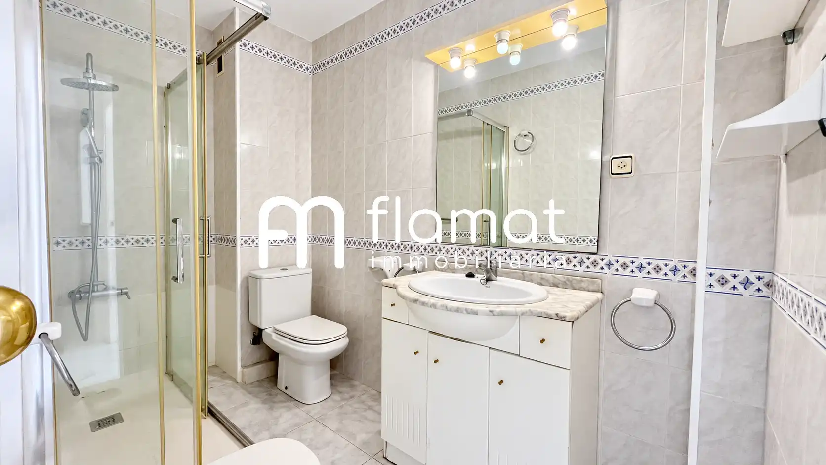 Bathroom of Flat for sale in Can Toni