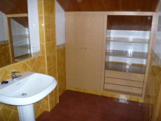 Baño de Casa o chalet en venta en Castropodame con Calefacción, Terraza y Trastero