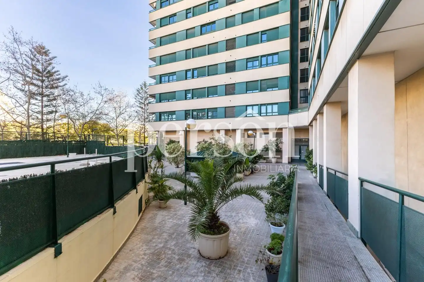 Exterior view of Flat for rent in Valencia  with Air Conditioner, Terrace and Furnished
