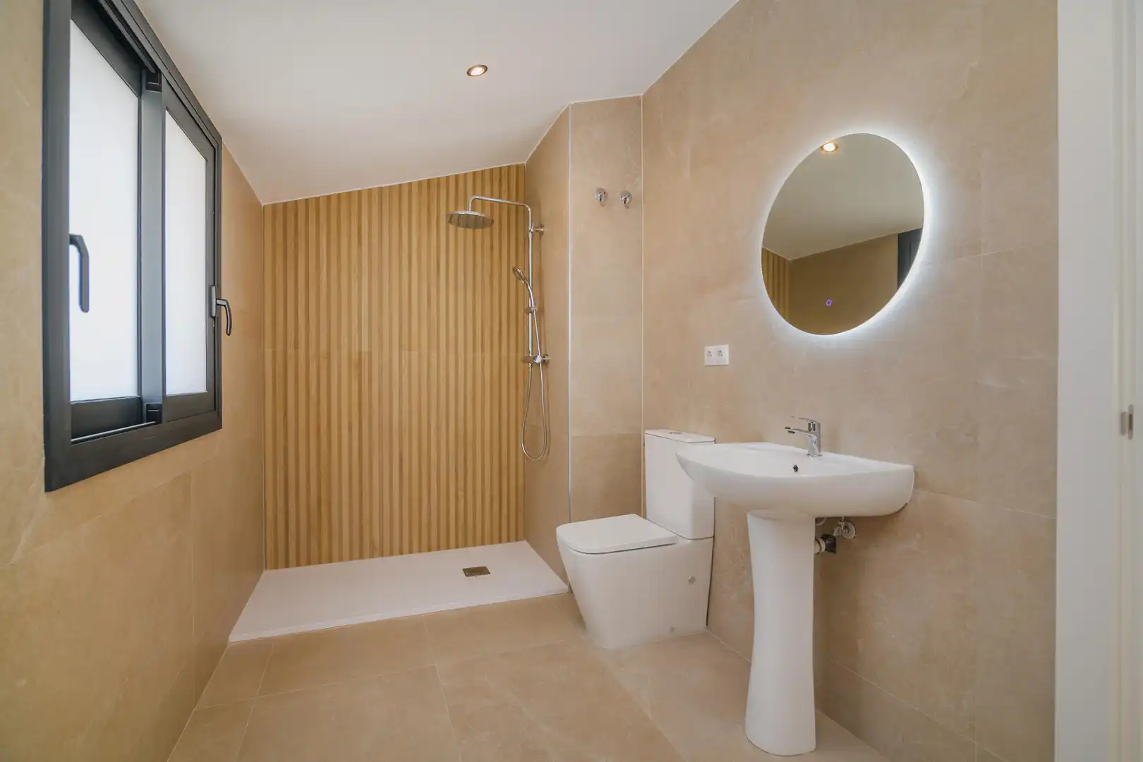 Penthouse with terrace for sale in Carrer Victòria 95, imagen 56