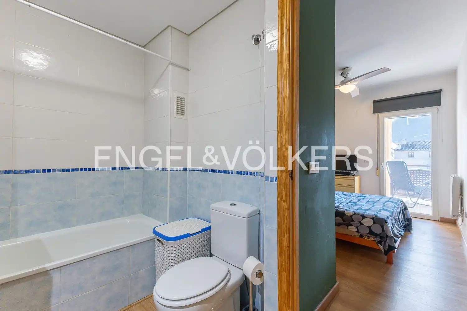 Bathroom of Flat for sale in Xaló  with Air Conditioner, Heating and Terrace
