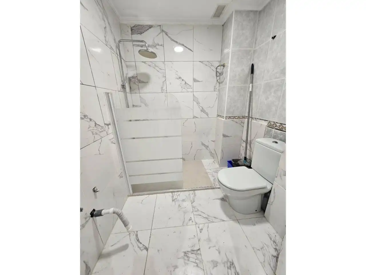 Baño de Piso en venta en Alicante / Alacant con Terraza y Balcón