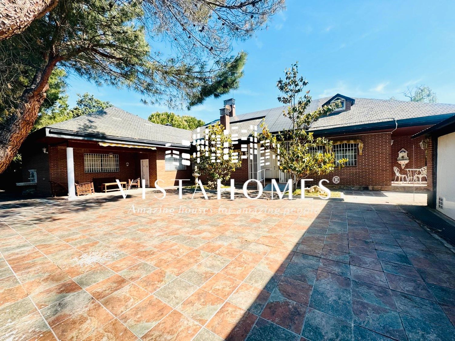 Exterior view of House or chalet for sale in San Agustín del Guadalix  with Air Conditioner, Heating and Private garden