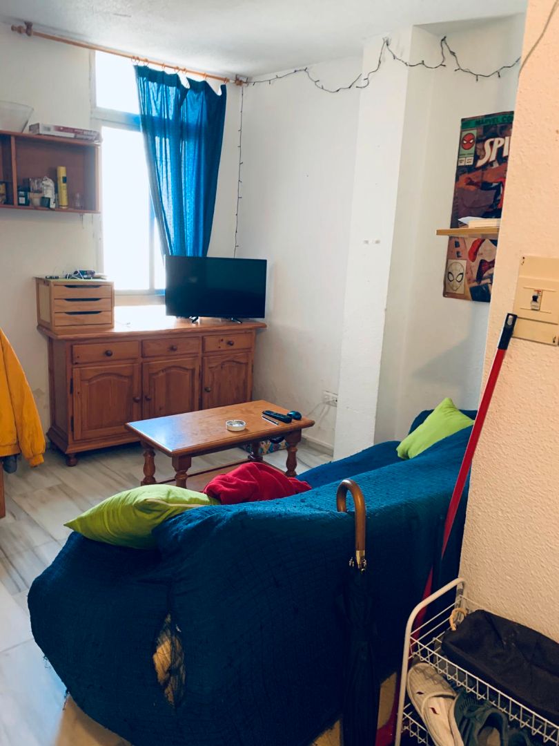 Dormitori de Pis de lloguer en  Granada Capital amb Aire condicionat, Moblat i Rentadora