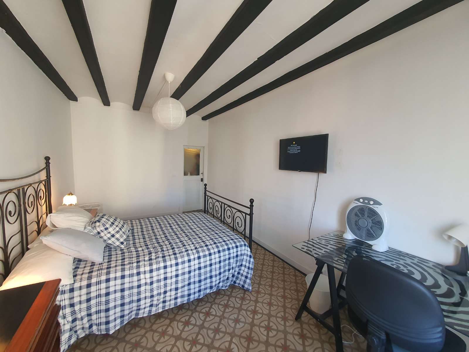 Dormitori de Pis per a compartir en  Barcelona Capital amb Aire condicionat, Calefacció i Terrassa