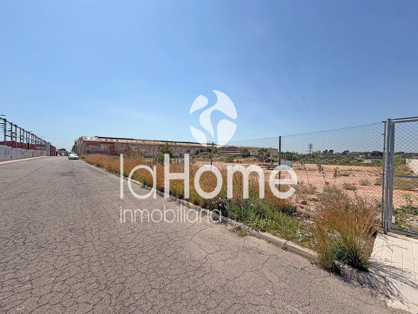 Terreno industrial en venta en Moncada