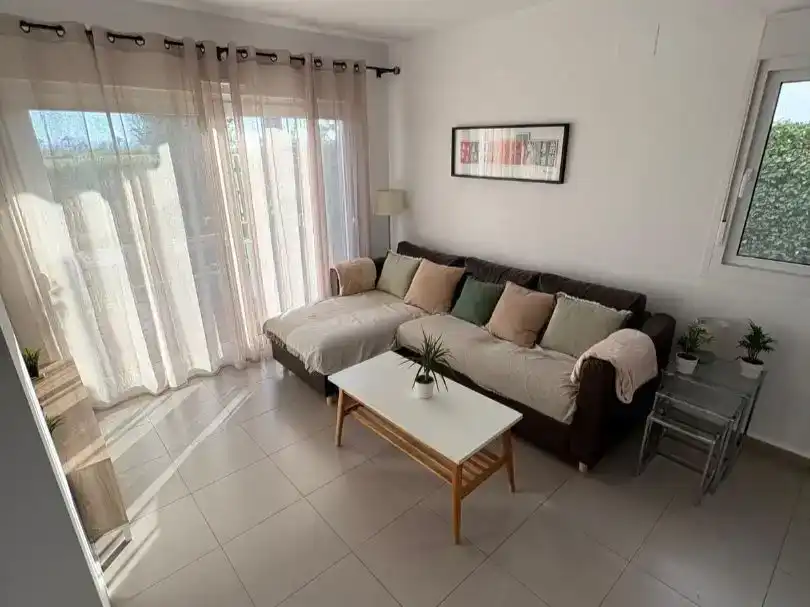 Sala d'estar de Apartament de lloguer en Torre-Pacheco amb Aire condicionat, Jardí privat i Moblat
