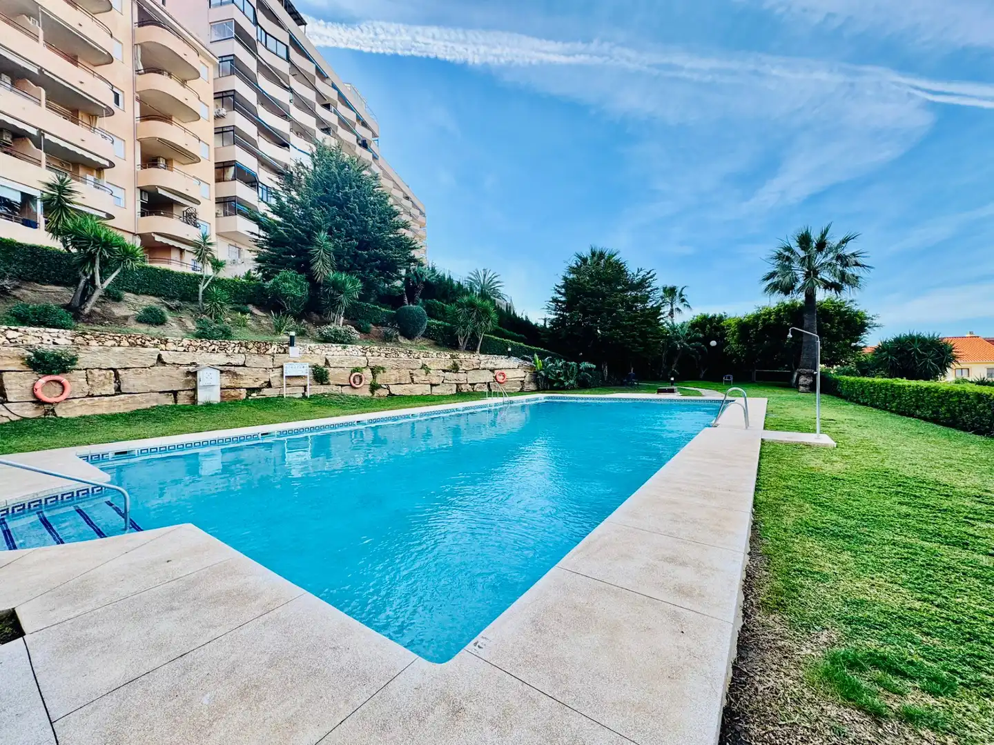 Piscina de Apartamento en venta en Fuengirola con Aire acondicionado, Terraza y Amueblado