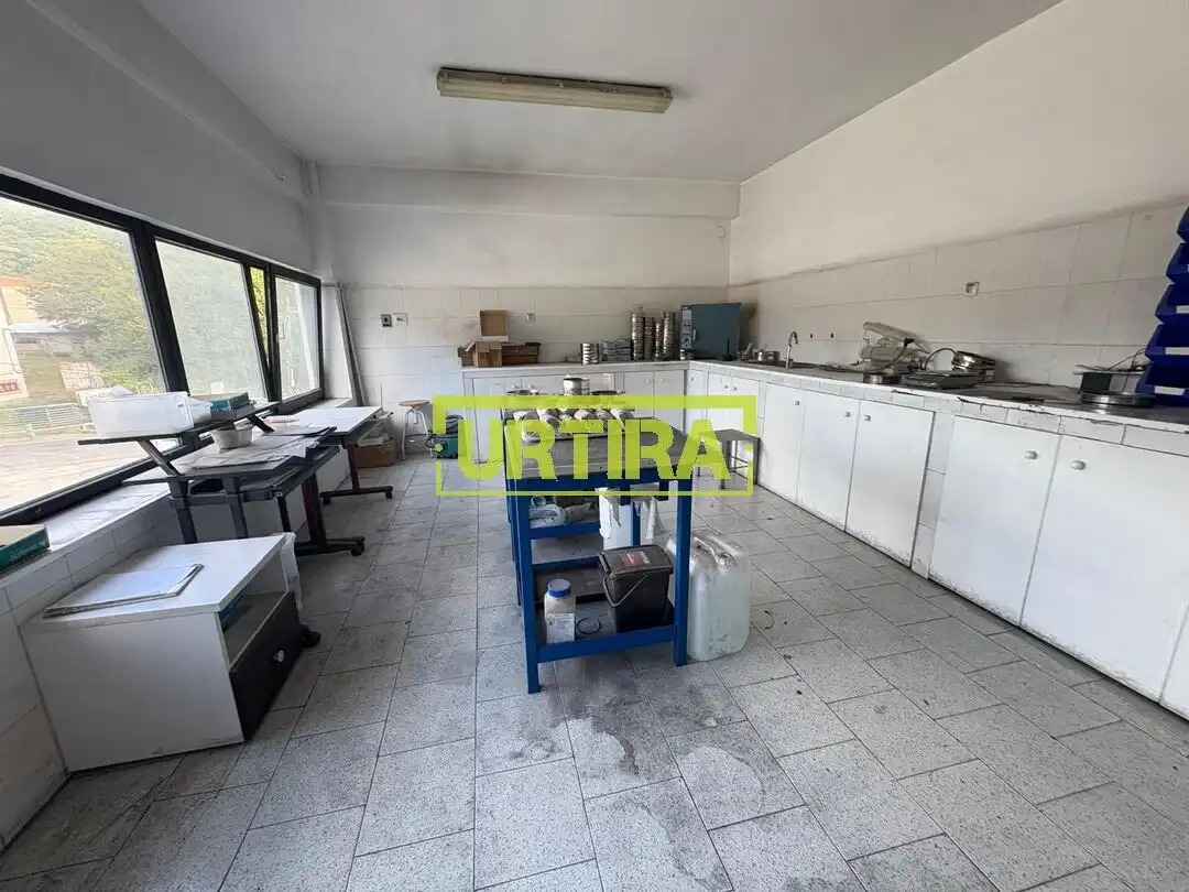 Cuina de Nau industrial en venda en Aia