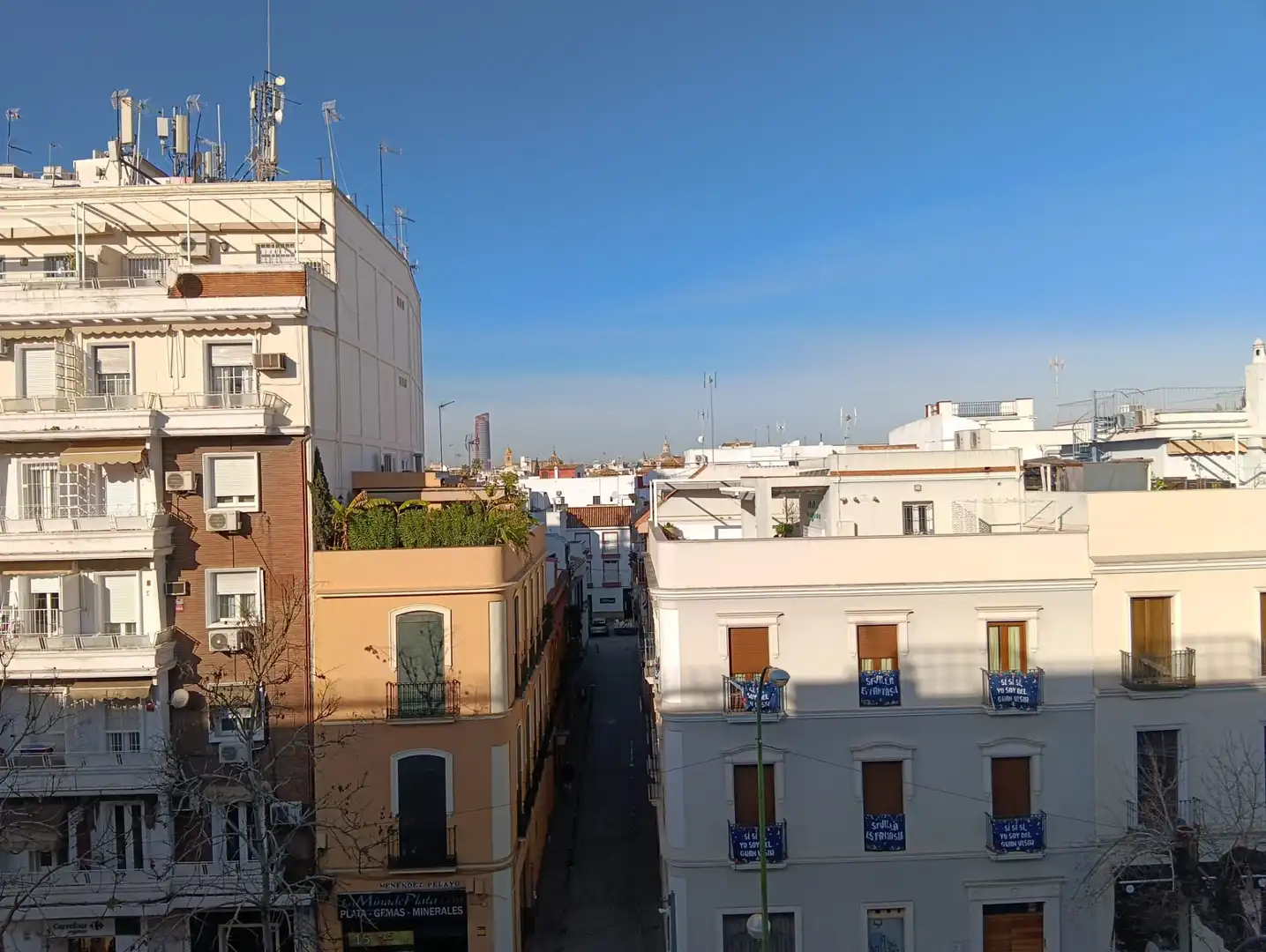 Exterior view of Flat for sale in Sevilla  with Air Conditioner, Terrace and Balcony