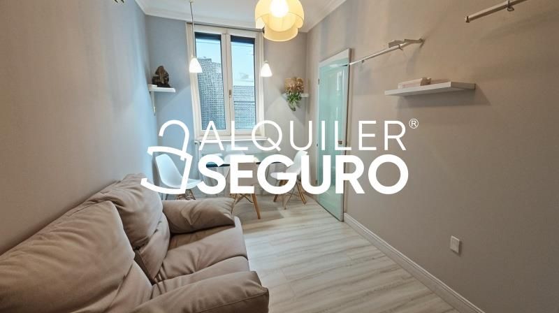 Habitación de Piso de alquiler en  Madrid Capital con Aire acondicionado, Calefacción y Amueblado