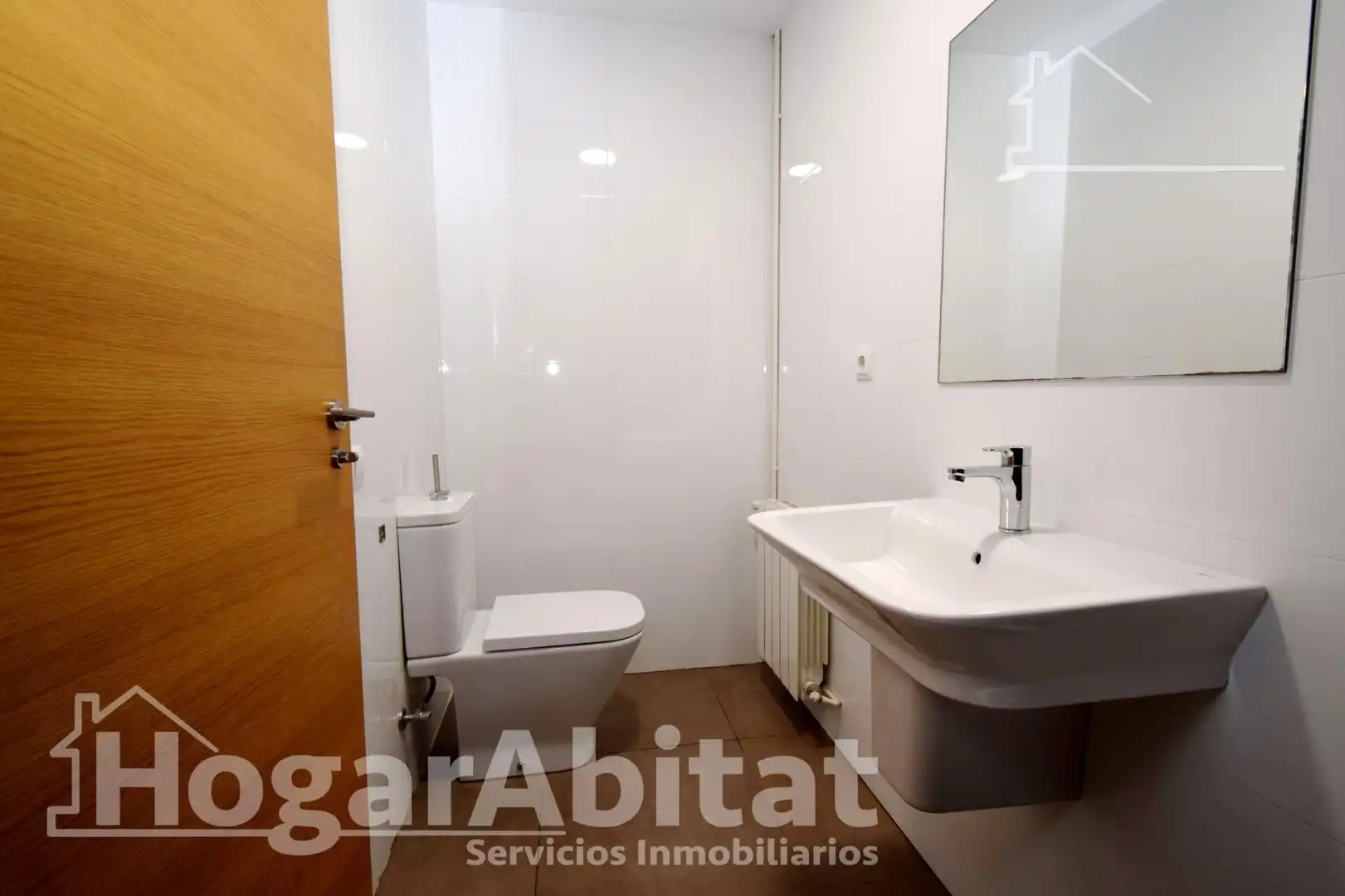 Baño de Piso en venta en Valencia con Aire acondicionado y Calefacción