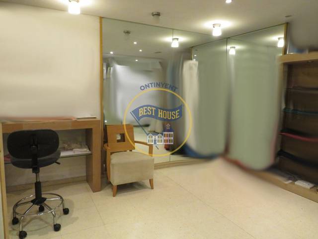 Local comercial en Venta en Sant Josep - Zona Hospital