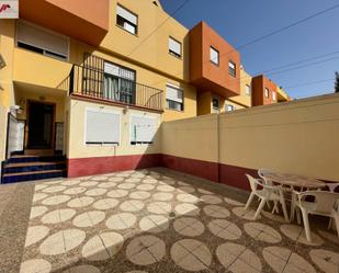 Vista exterior de Casa adosada en venda en El Puerto de Santa María amb Terrassa