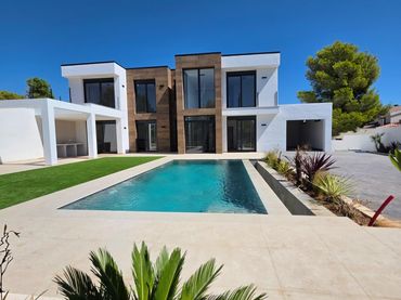 Casa con balcón en venta en Les Tres Cales