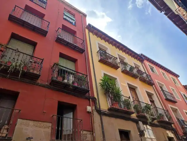 Vista exterior de Estudi en venda en Casco Antiguo