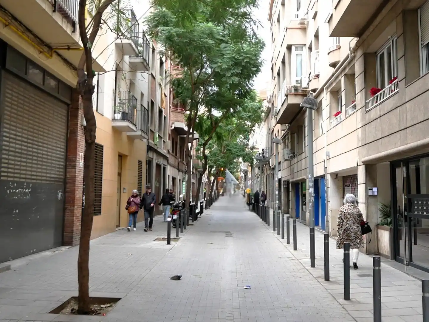 Außenansicht von Garage zum Verkauf in Barcelona