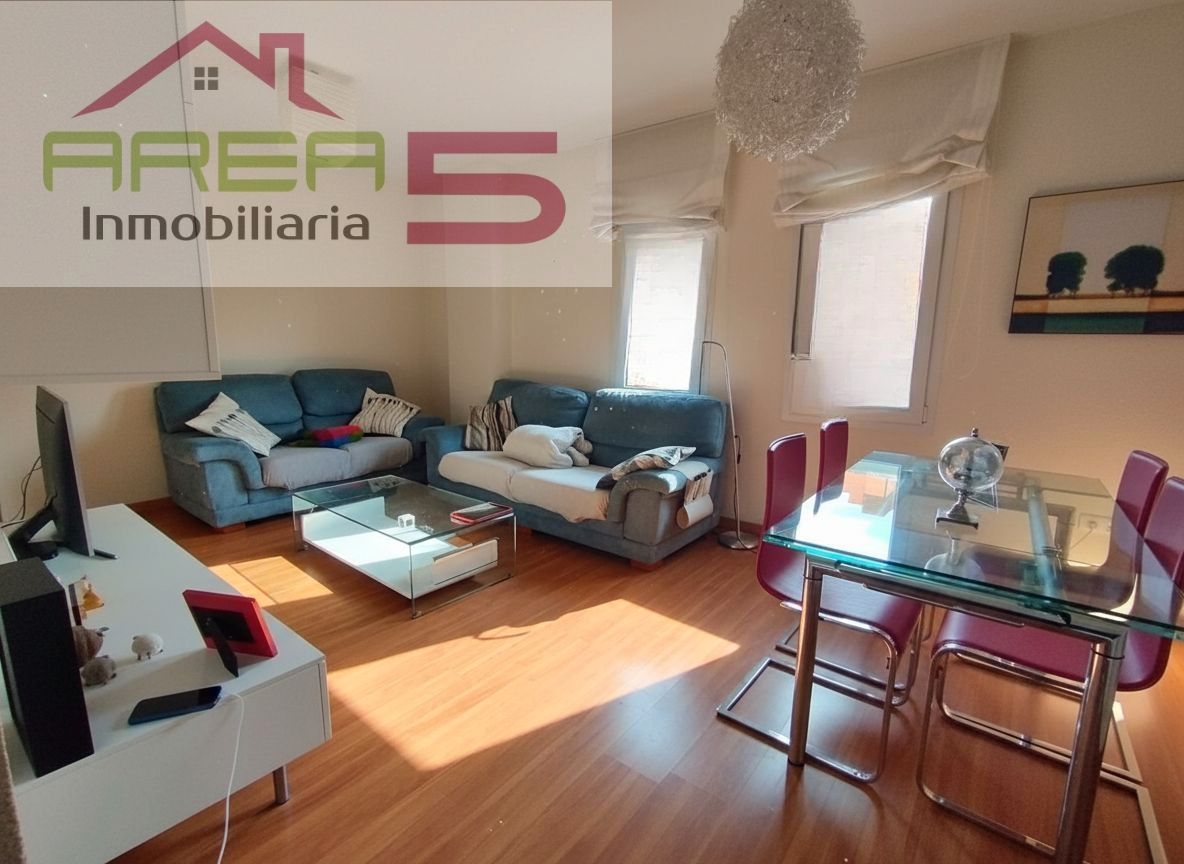 Sala d'estar de Pis de lloguer en Mérida amb Aire condicionat, Calefacció i Parquet