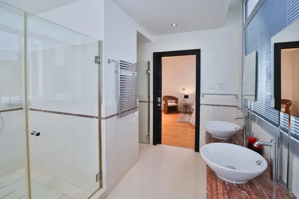 Baño de Casa o chalet de alquiler en Marbella con Aire acondicionado, Jardín privado y Terraza