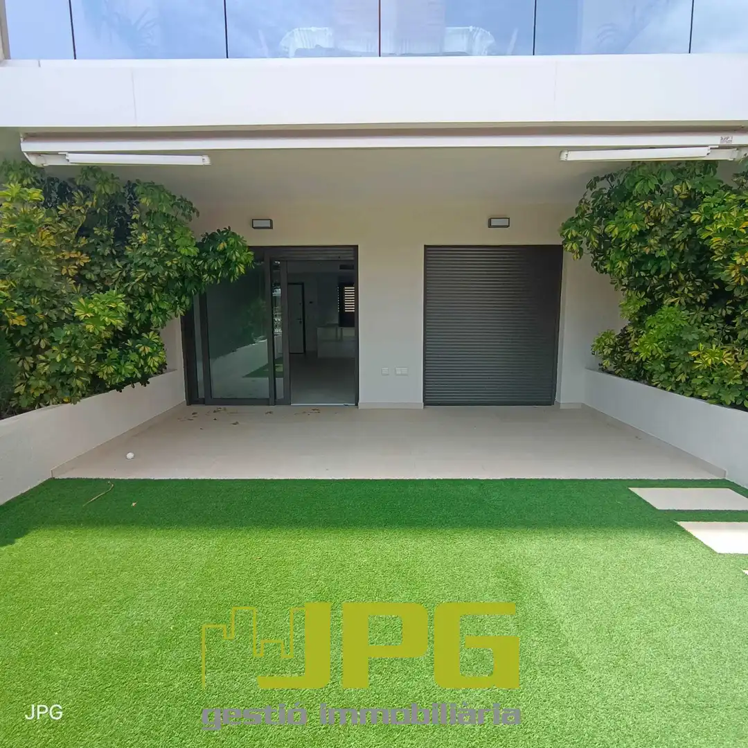Piso en venta en Calle Violoncellista Vicente Perello, 1, PAU 5