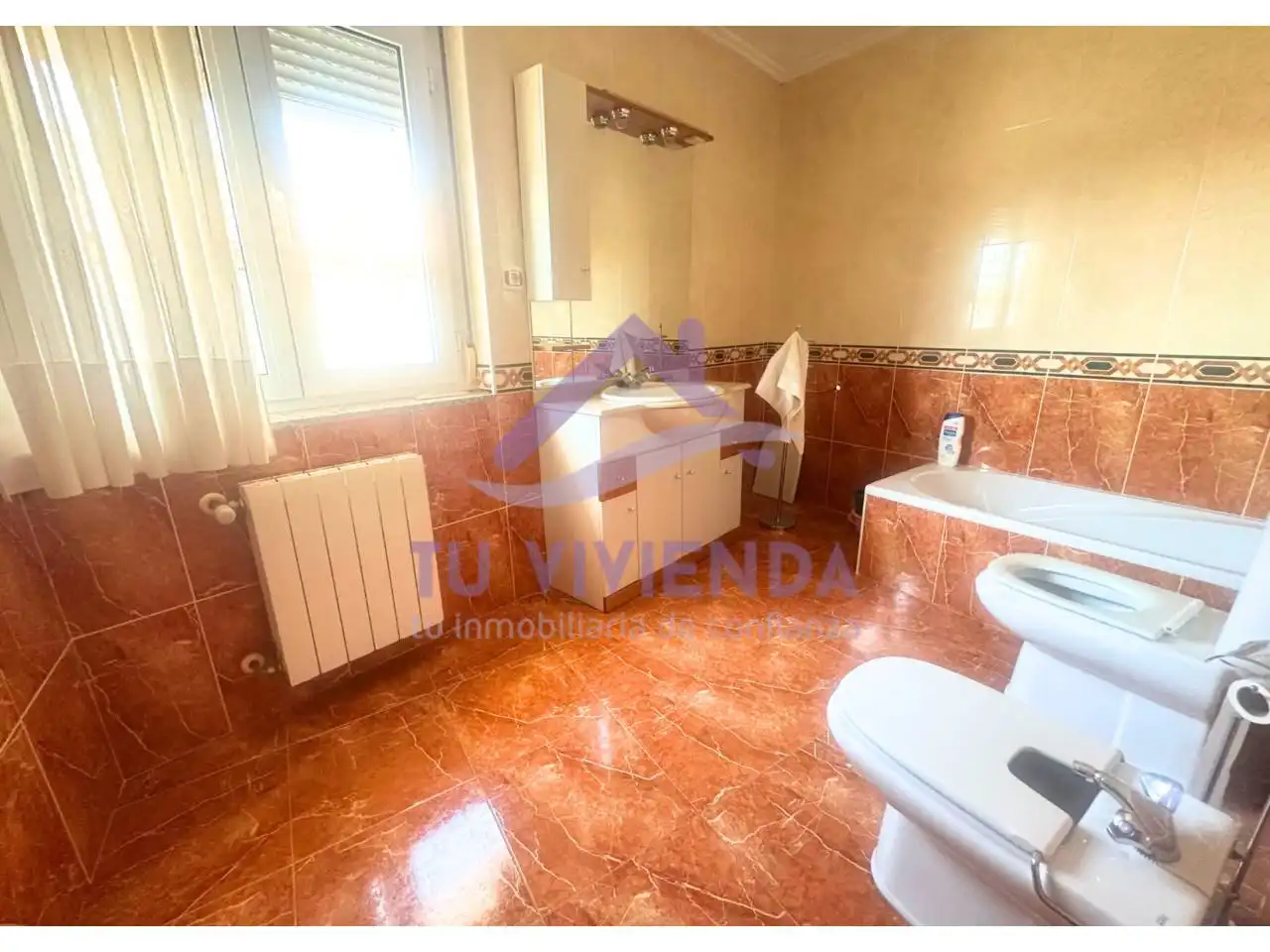 Bathroom of Houses for sale in Villota del Páramo  with Heating