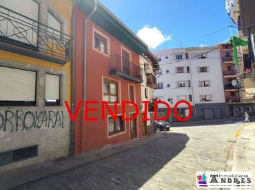 Duplex with balcony for sale in Bermeo
