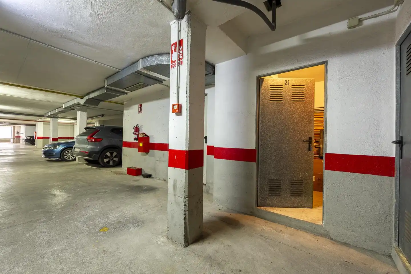 Parking of Ground floor for sale in Almería  with Air Conditioner, Terrace and Storage room
