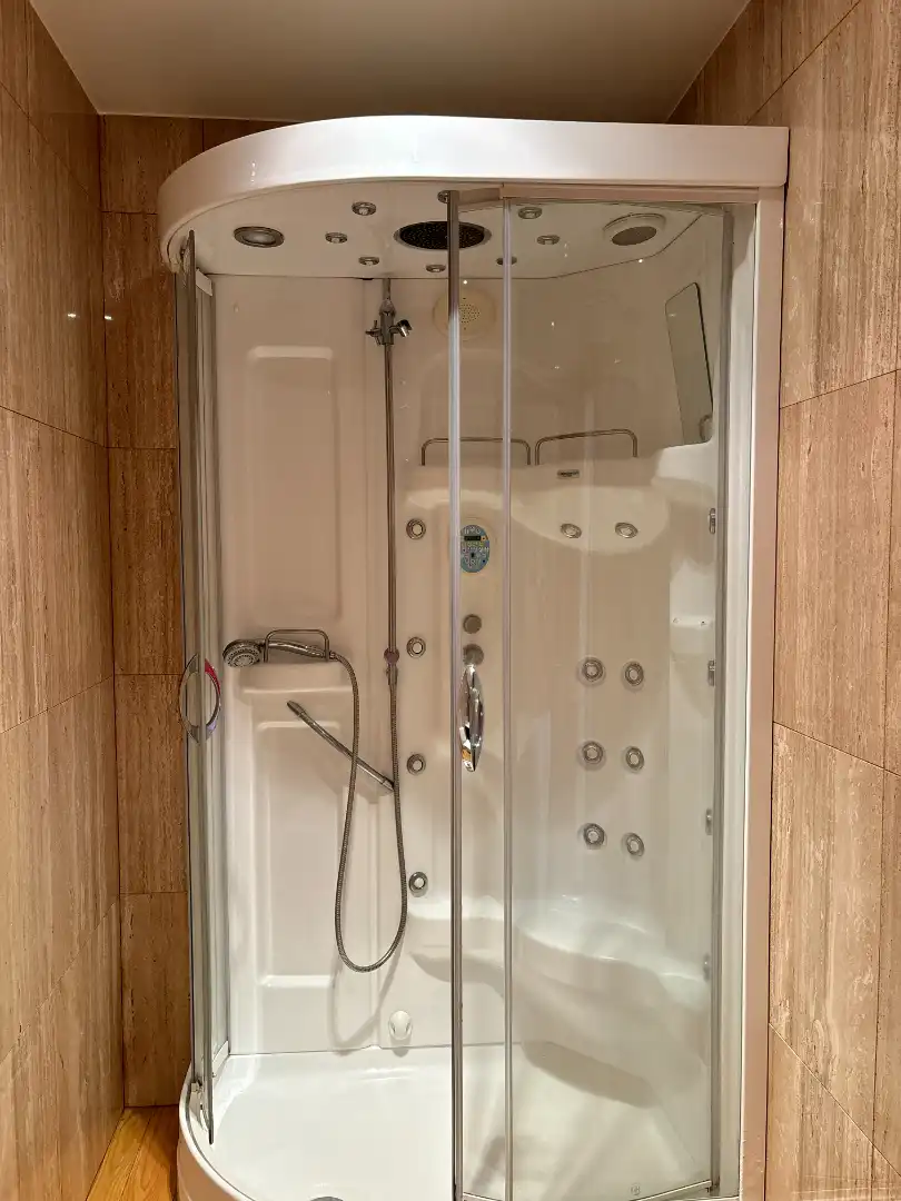 Baño de Estudio de alquiler en Vigo  con Calefacción, Amueblado y Horno