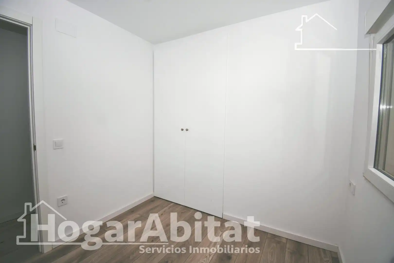 Dormitori de Pis en venda en Valencia amb Terrassa i Balcó