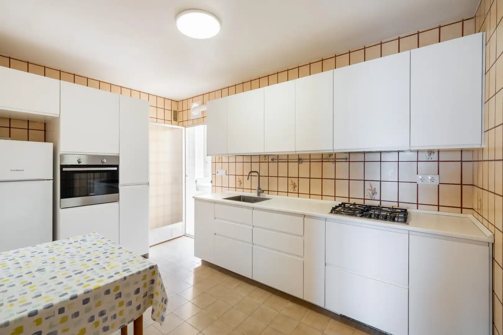 Küche von Wohnung zum Verkauf in Almería mit Klimaanlage, Heizung und Balkon