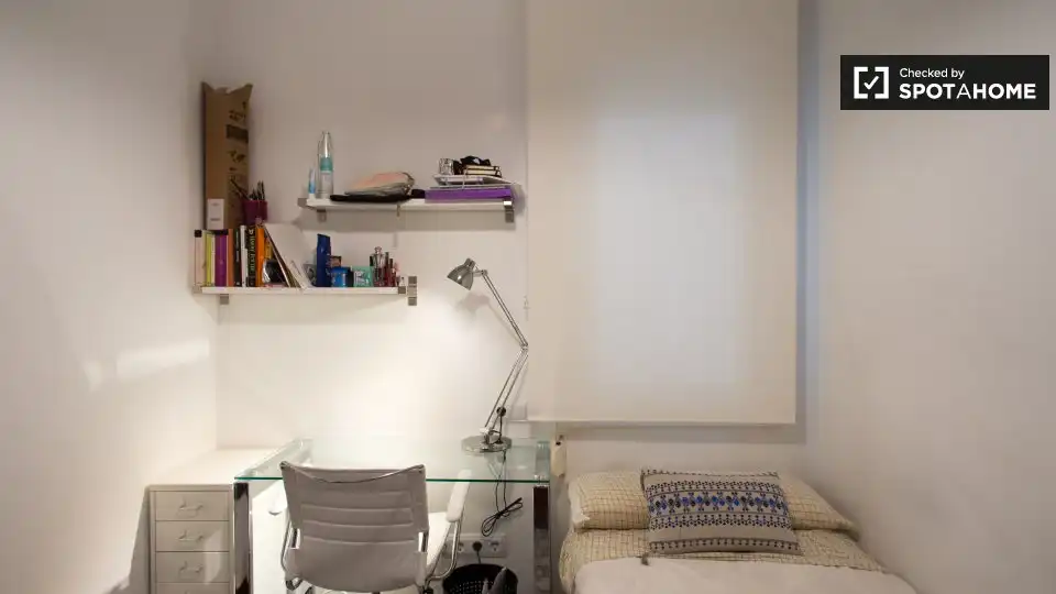 Zimmer in Sant Gervasi- Galvany