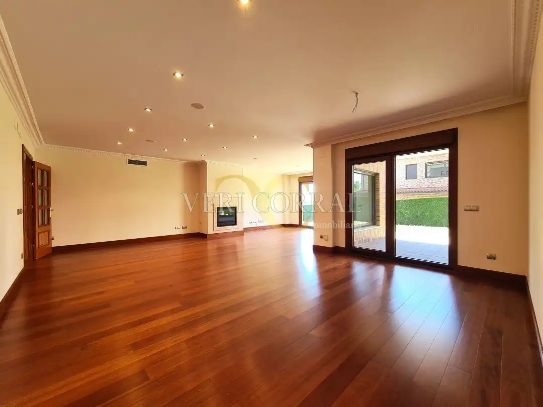 Sala de estar de Casa o chalet en venta en Oviedo  con Calefacción, Jardín privado y Terraza