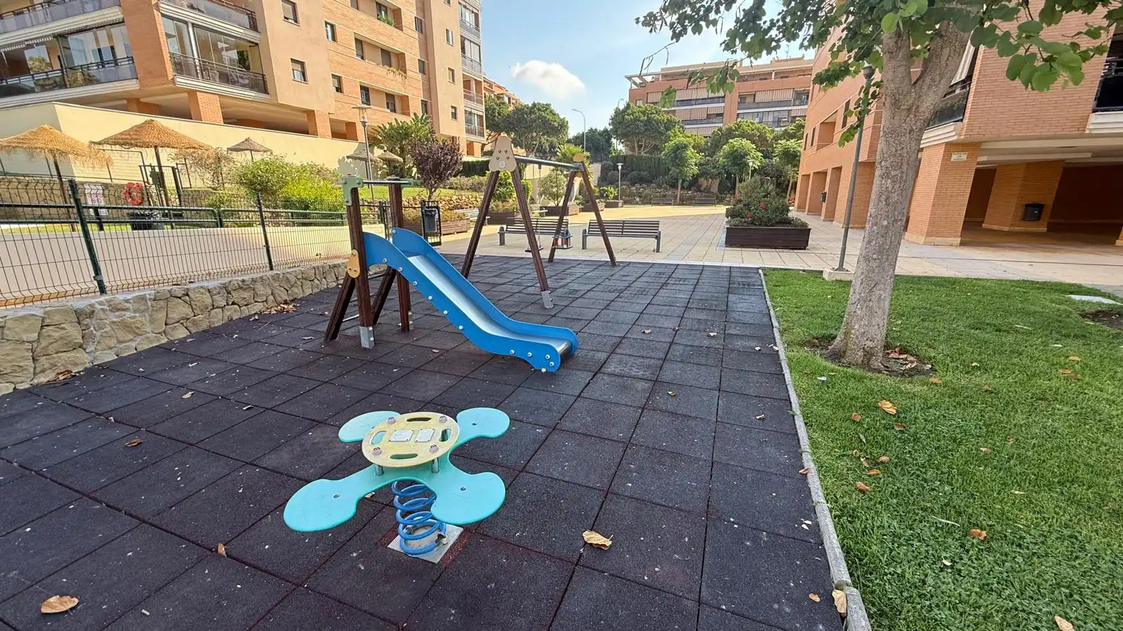 Parking de Piso de alquiler en Torremolinos con Aire acondicionado, Calefacción y Terraza