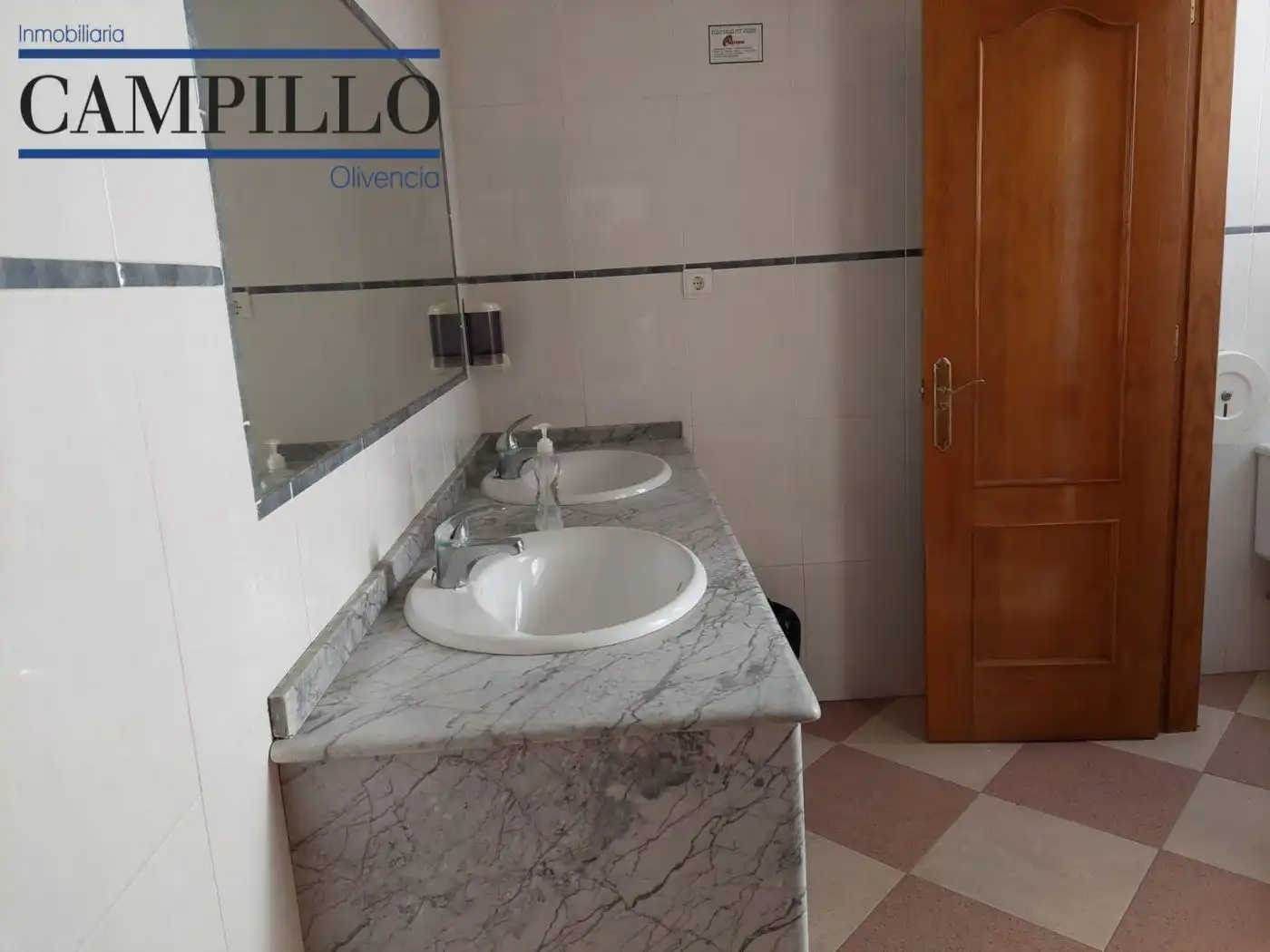 Bany de Edifici en venda en El Ejido