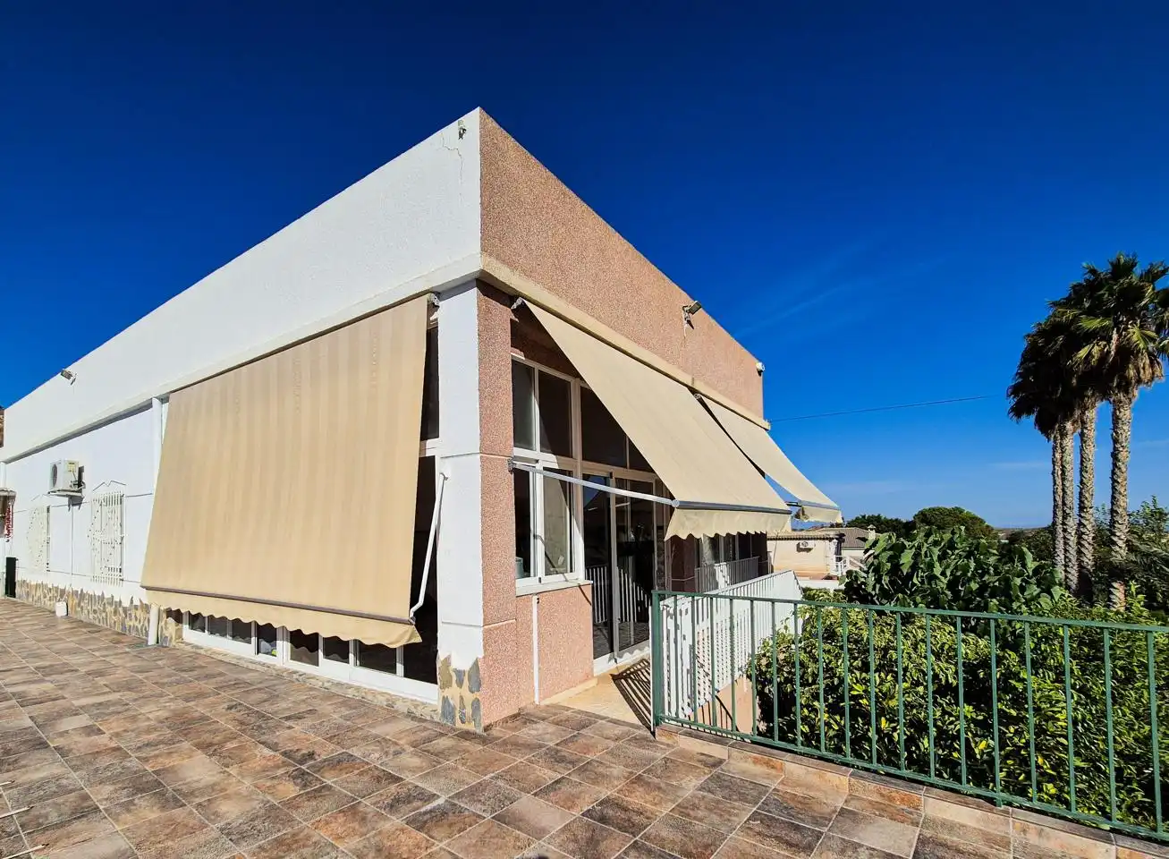 Vista exterior de Casa o chalet en venta en Elche / Elx con Aire acondicionado y Balcón