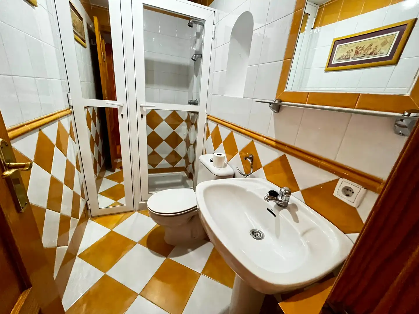 Badezimmer von Maisonette zur Miete in Ciudad Real mit Möbliert