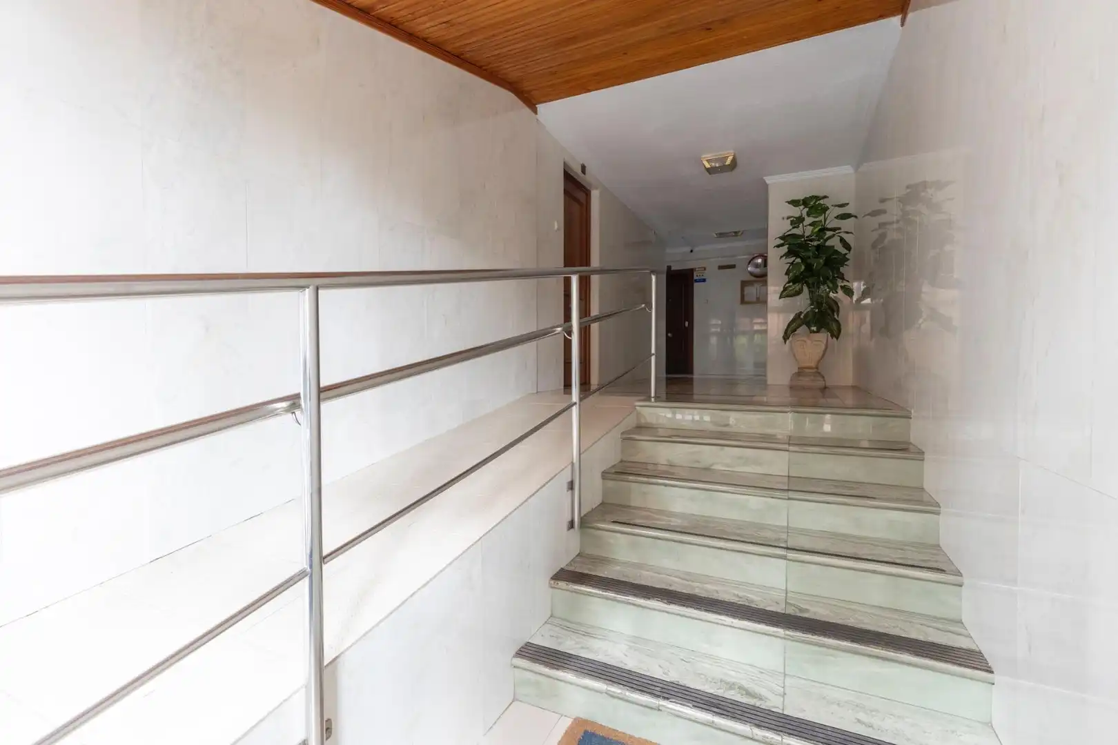 Flat for sale in Granada  with Air Conditioner and Balcony