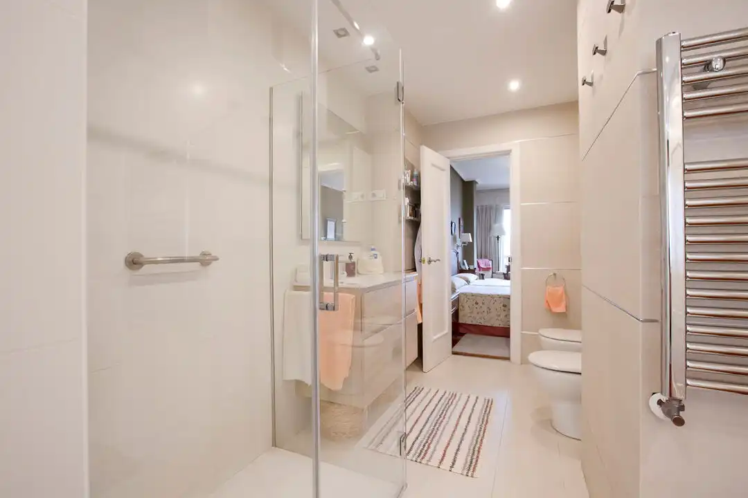 Baño de Piso en venta en Getxo  con Calefacción, Trastero y Amueblado