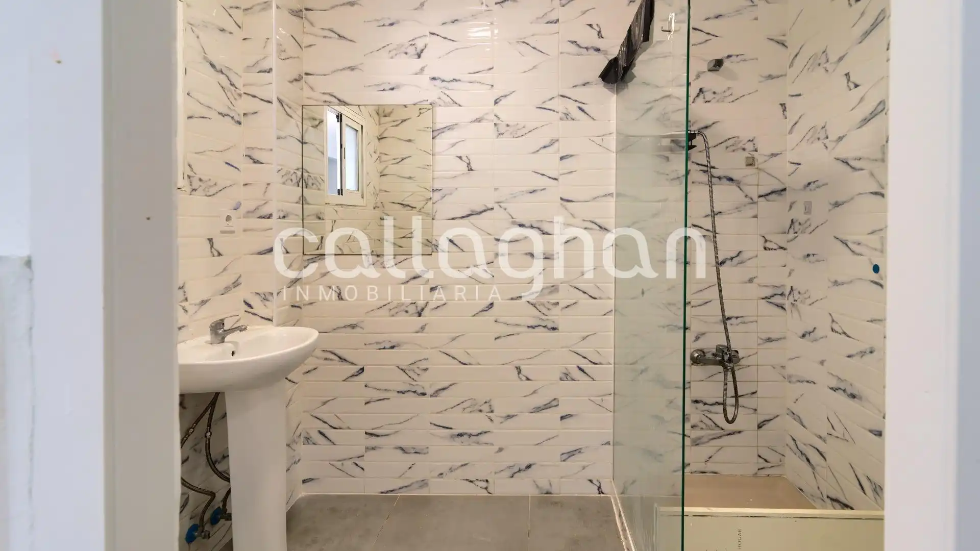 Baño de Piso en venta en Sagunto / Sagunt con Terraza