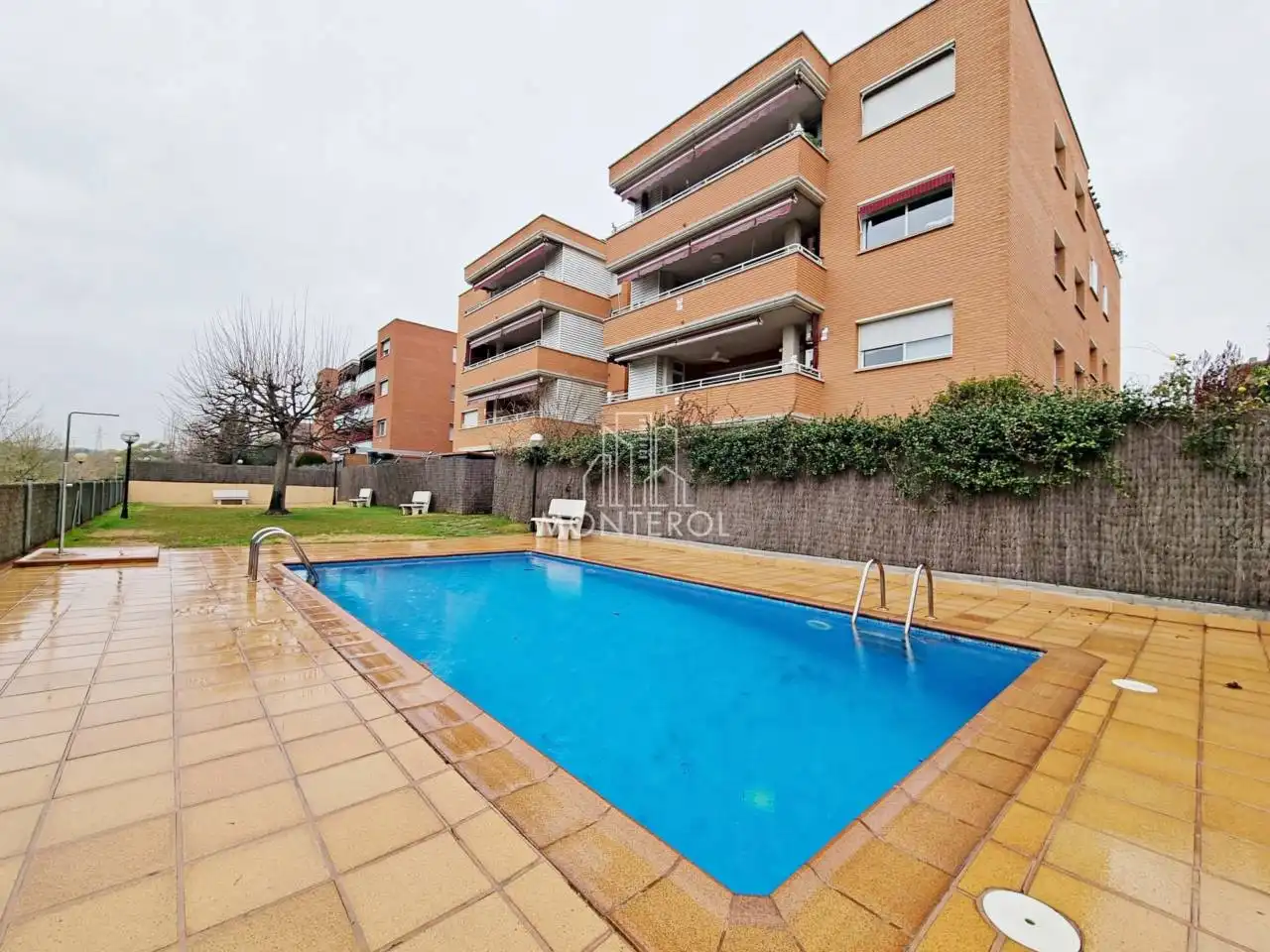 Piscina de Piso en venta en Cerdanyola del Vallès con Aire acondicionado, Calefacción y Parquet