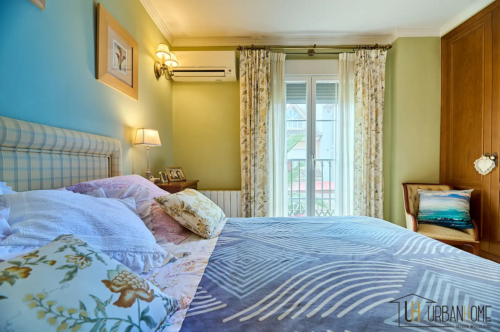 Habitación de Casa adosada en venta en Rocafort con Aire acondicionado, Calefacción y Balcón
