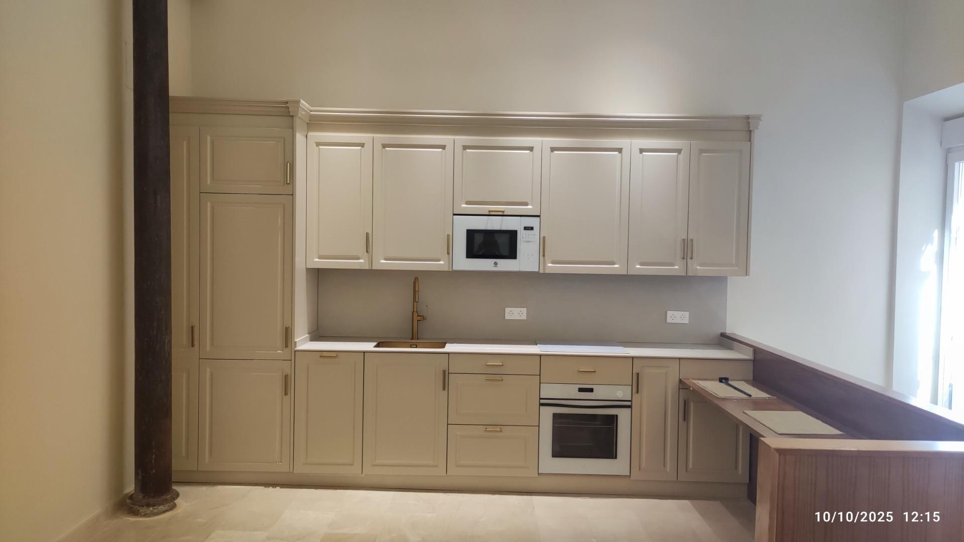 Kitchen of Duplex to rent in  Granada Capital  with Air Conditioner and Alarm