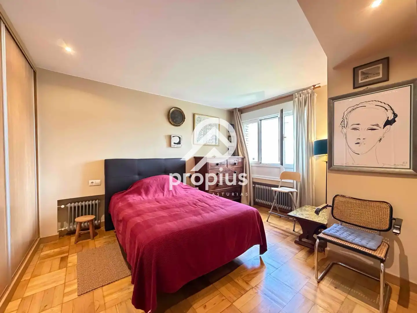 Bedroom of Flat for sale in Oviedo   with Heating, Parquet flooring and Oven