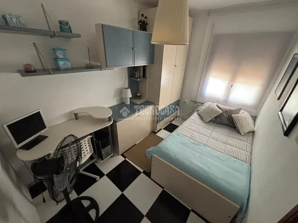 Bedroom of Flat for sale in Málaga  with Air Conditioner and Furnished