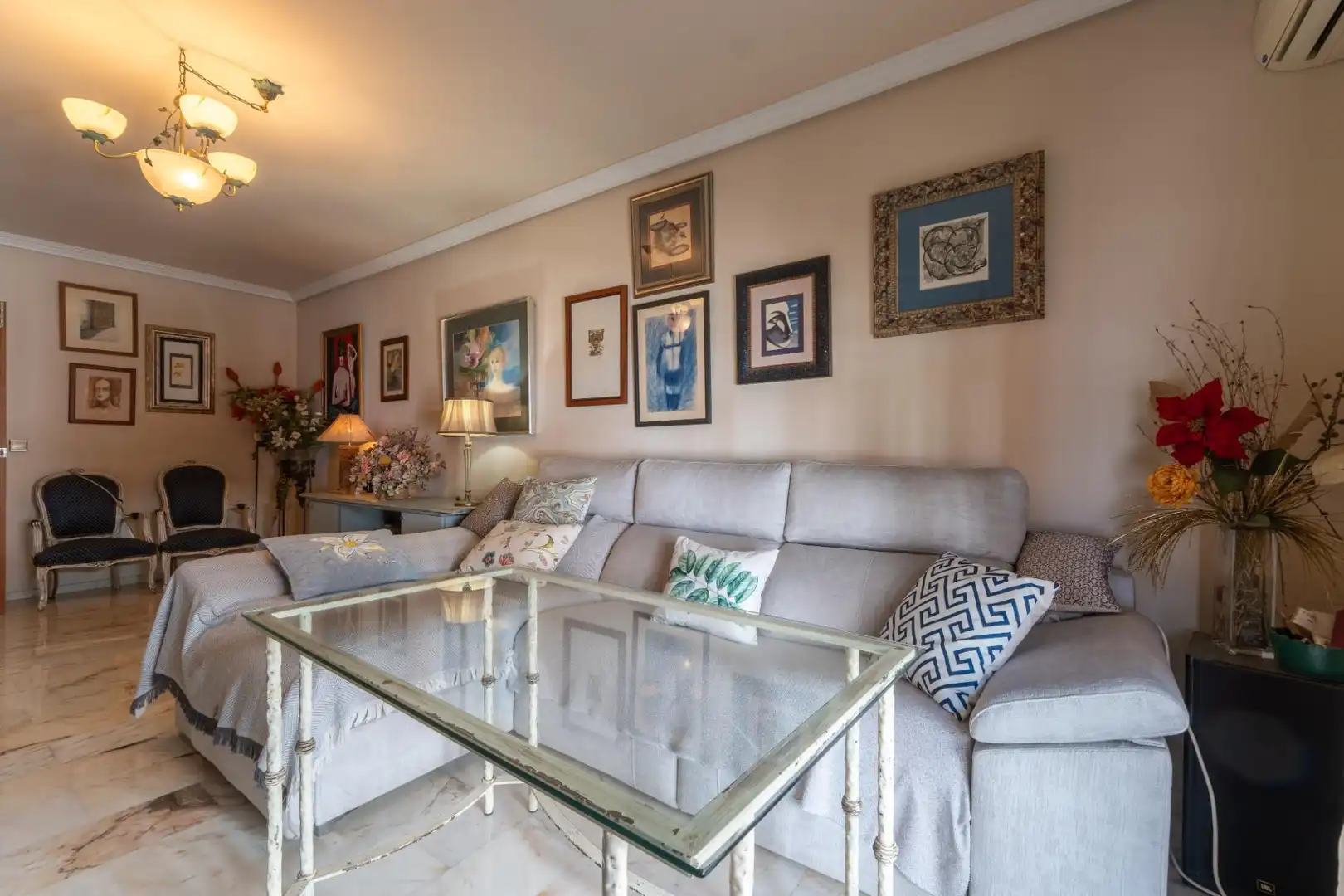 Living room of Detached homes for sale in Córdoba  with Air Conditioner, Heating and Storage room