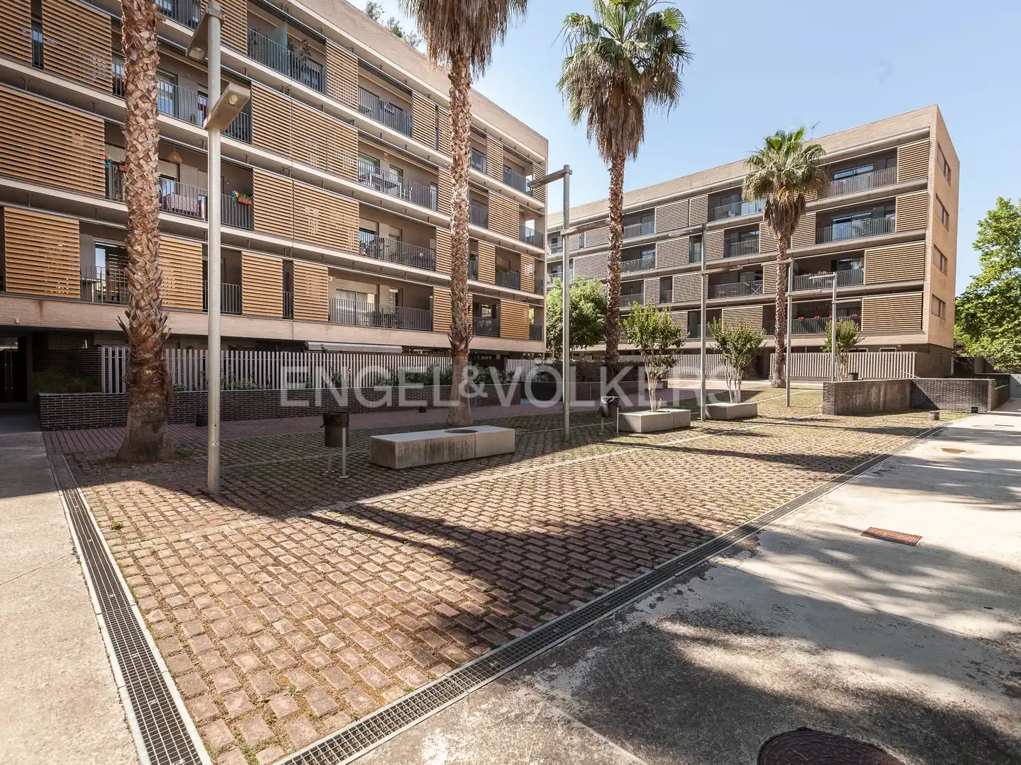 Vista exterior de Piso de alquiler en Sant Cugat del Vallès con Calefacción, Jardín privado y Trastero